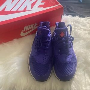Nike Huaraches, Size 8, Worn Twice, Like New